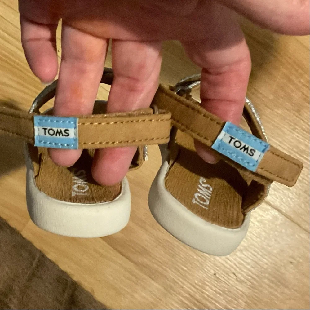 Toms Kids Sandals in‎ Silver and Brown